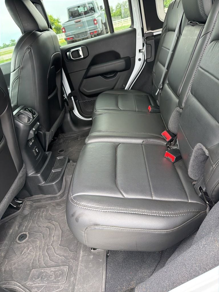 2023 Jeep Wrangler 4-Door Sahara Altitude 4x4