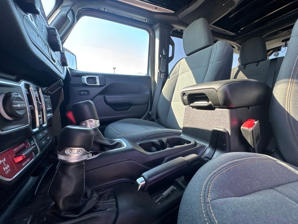 2025 Jeep Wrangler 4-Door Willys 4x4