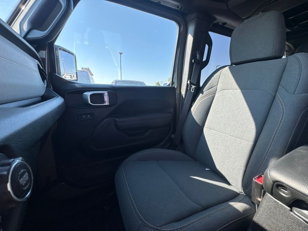 2025 Jeep Wrangler 4-Door Willys 4x4