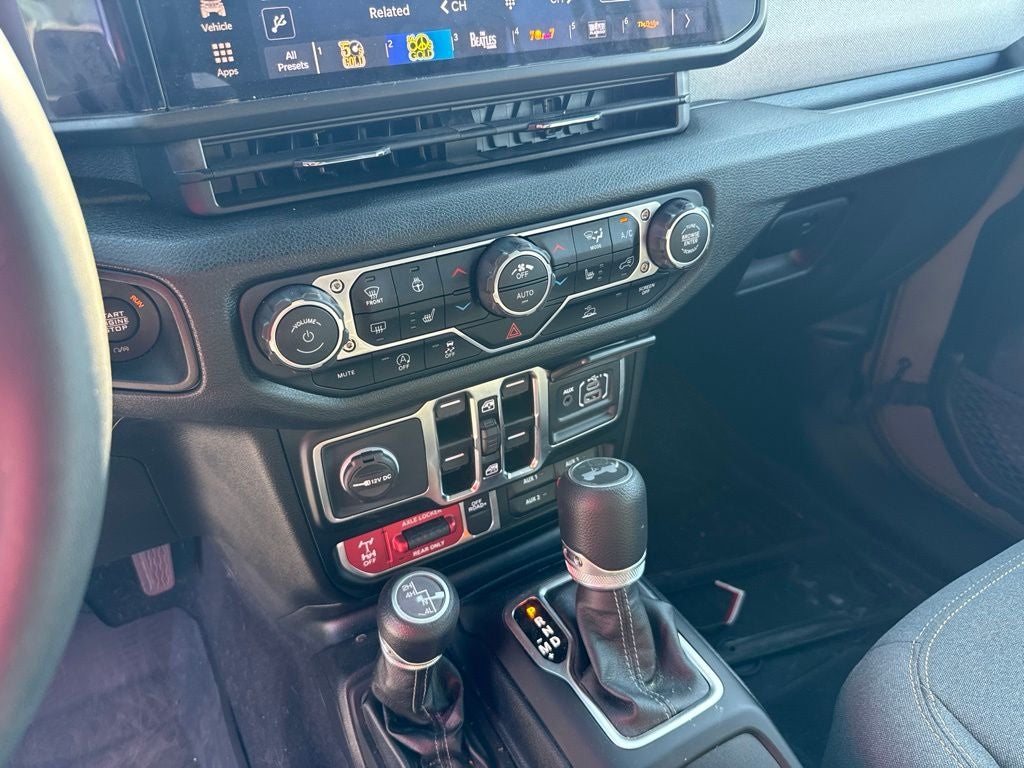 2025 Jeep Wrangler 4-Door Willys 4x4