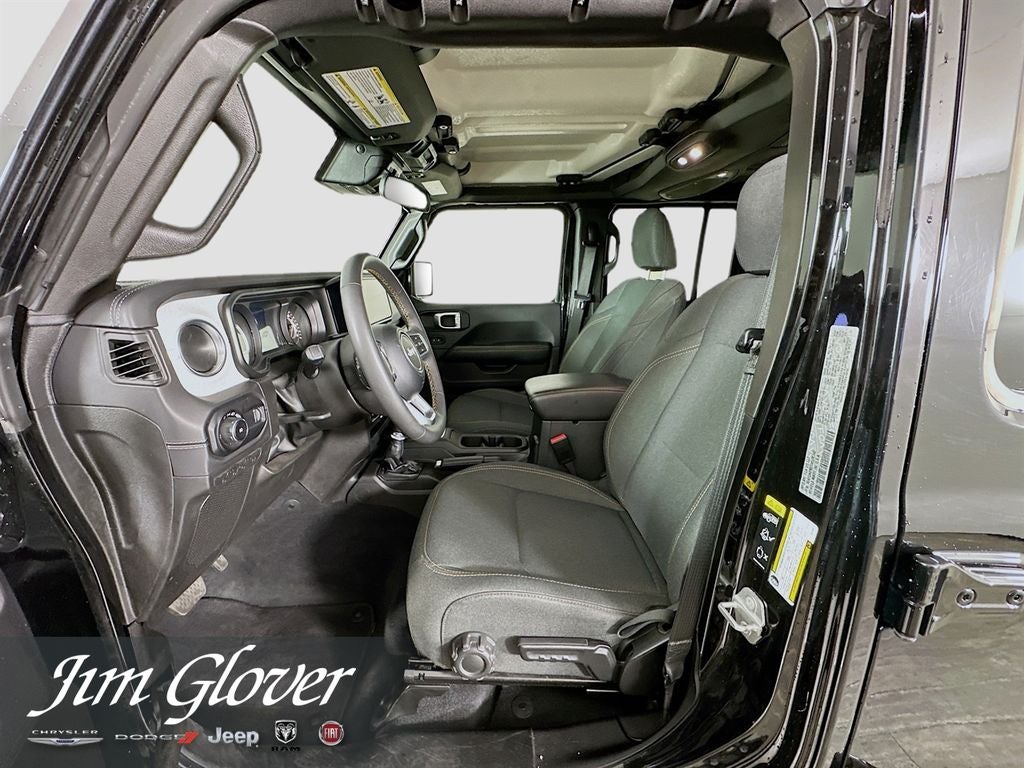 2025 Jeep Wrangler 4-Door Sahara 4x4