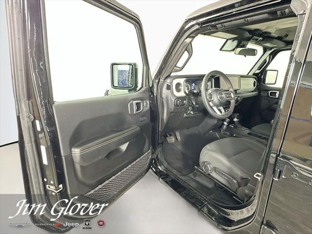2025 Jeep Wrangler 4-Door Sahara 4x4