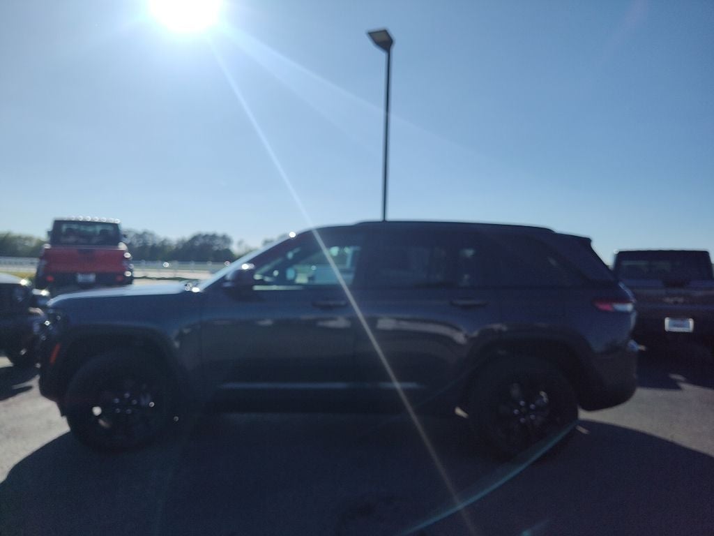 2025 Jeep Grand Cherokee Altitude X 4x4