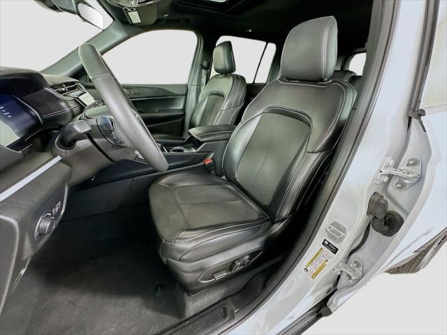 2025 Jeep Grand Cherokee Altitude X 4x4