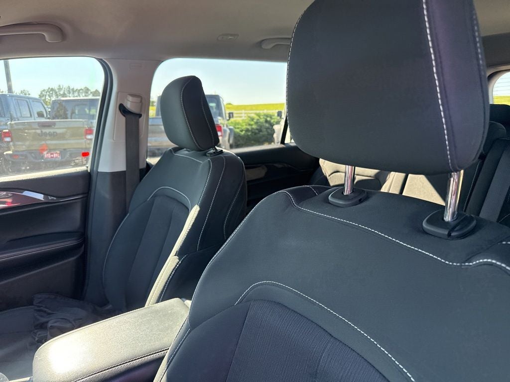2021 Jeep Grand Cherokee L Laredo 4x4