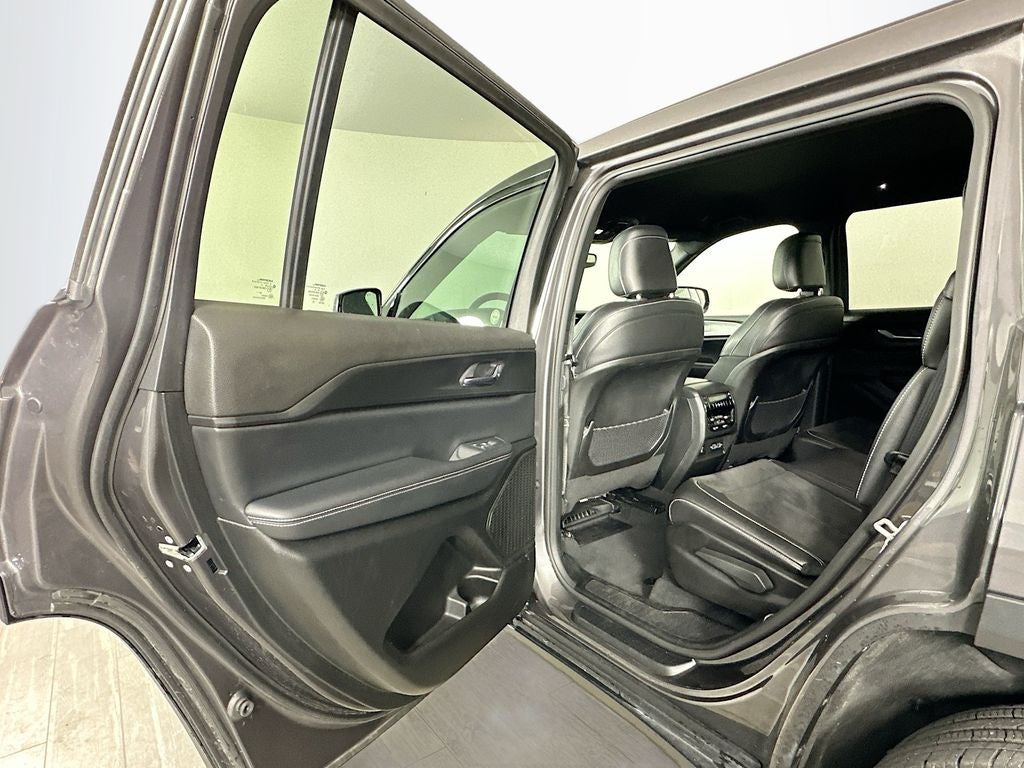 2024 Jeep Grand Cherokee L Altitude 4x4