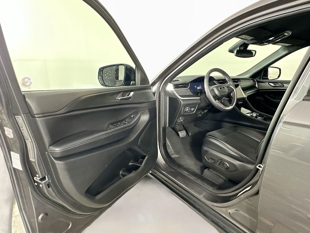 2024 Jeep Grand Cherokee L Altitude 4x4