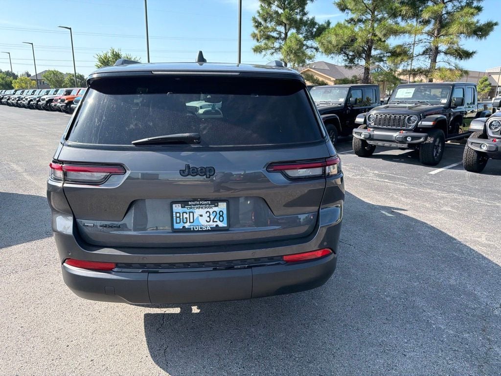 2022 Jeep Grand Cherokee L Altitude 4x4