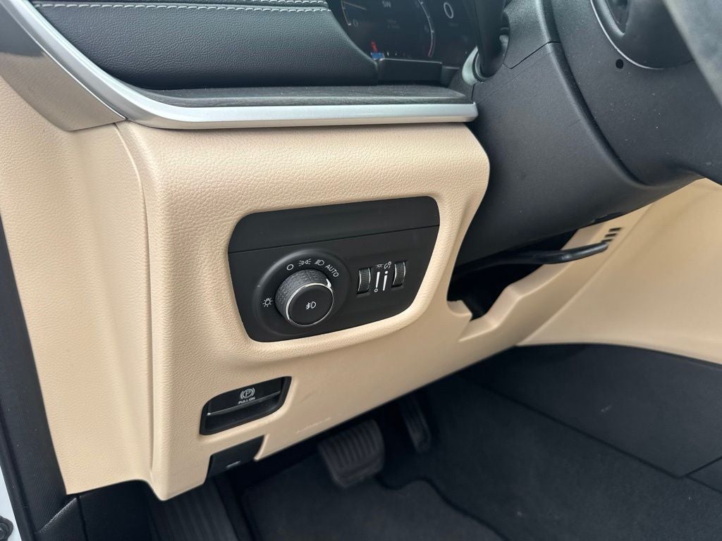 2022 Jeep Grand Cherokee L Limited 4x4