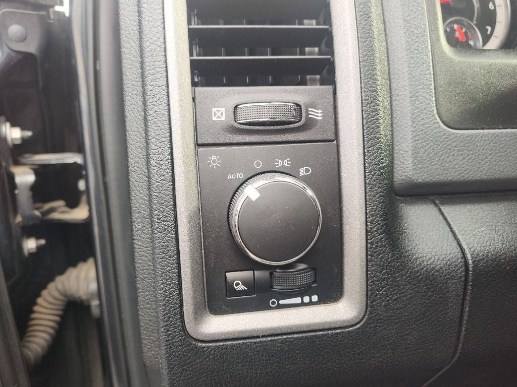 2018 RAM 1500 Tradesman Quad Cab 4x2 6'4' Box