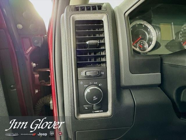 2017 RAM 1500 Express Quad Cab 4x4 6'4' Box