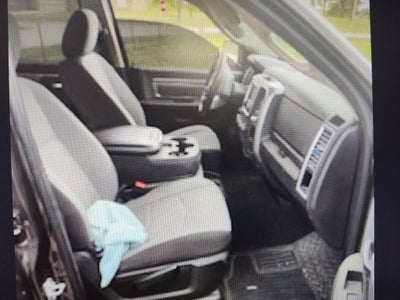 2022 RAM 1500 Classic SLT Crew Cab 4x4 5'7' Box