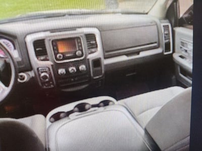 2022 RAM 1500 Classic SLT Crew Cab 4x4 5'7' Box