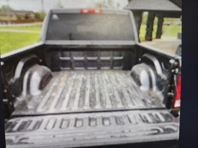 2022 RAM 1500 Classic SLT Crew Cab 4x4 5'7' Box