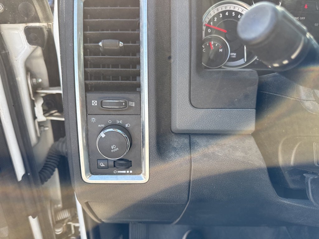 2019 RAM 1500 Classic Big Horn Crew Cab 4x4 5'7' Box