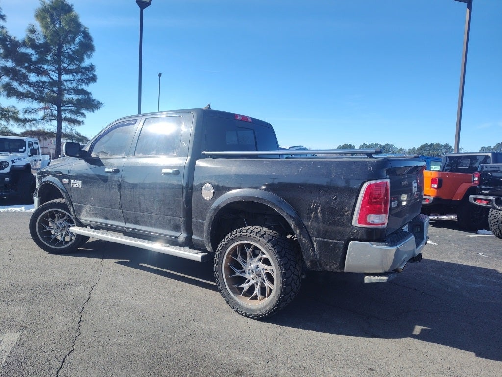 2017 RAM 1500 Laramie Crew Cab 4x4 5'7' Box
