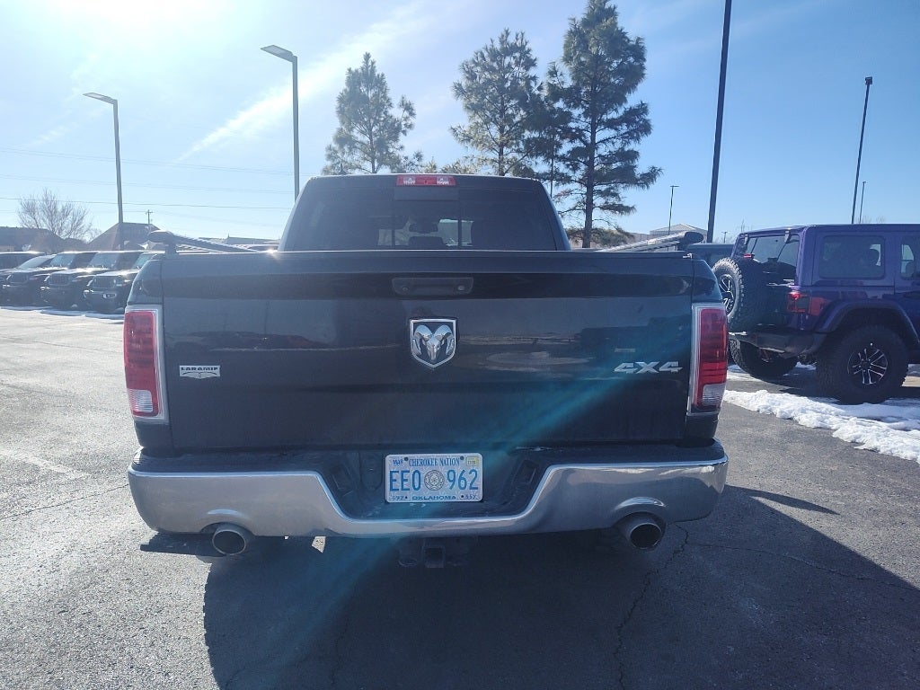 2017 RAM 1500 Laramie Crew Cab 4x4 5'7' Box