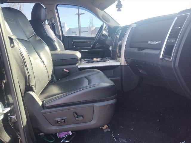 2017 RAM 1500 Laramie Crew Cab 4x4 5'7' Box