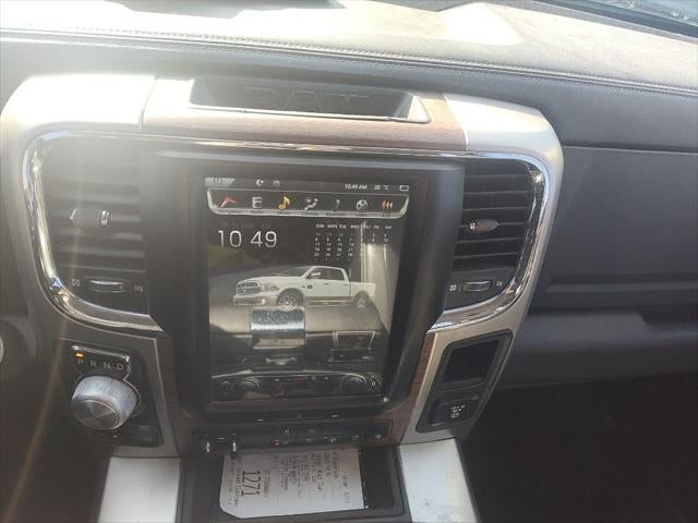 2017 RAM 1500 Laramie Crew Cab 4x4 5'7' Box