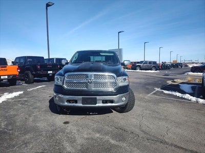 2017 RAM 1500 Laramie Crew Cab 4x4 5'7' Box