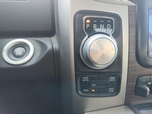 2017 RAM 1500 Laramie Crew Cab 4x4 5'7' Box