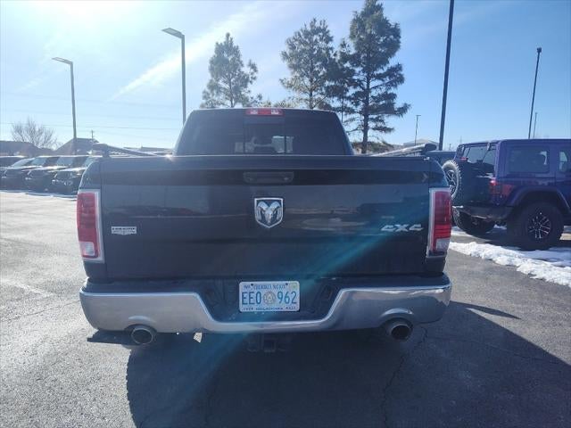 2017 RAM 1500 Laramie Crew Cab 4x4 5'7' Box