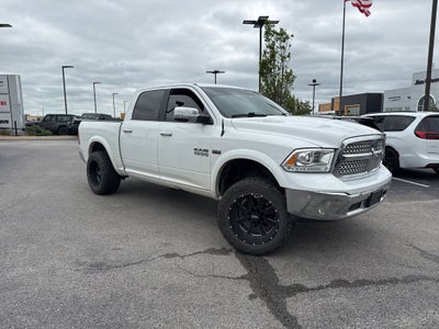 2017 RAM 1500 Laramie Crew Cab 4x4 5'7' Box