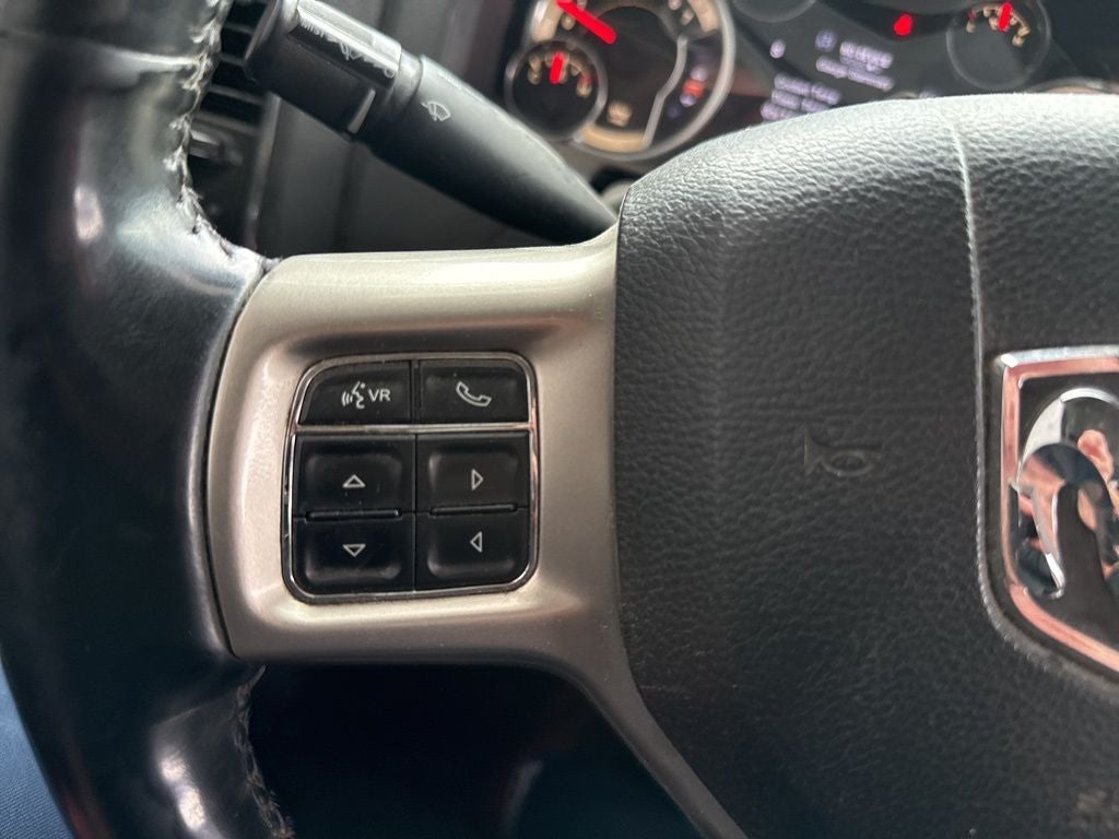 2017 RAM 1500 Laramie Crew Cab 4x4 5'7' Box