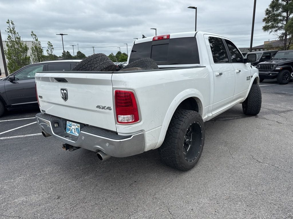 2017 RAM 1500 Laramie Crew Cab 4x4 5'7' Box