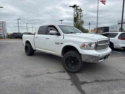 2017 RAM 1500 Laramie Crew Cab 4x4 5'7' Box