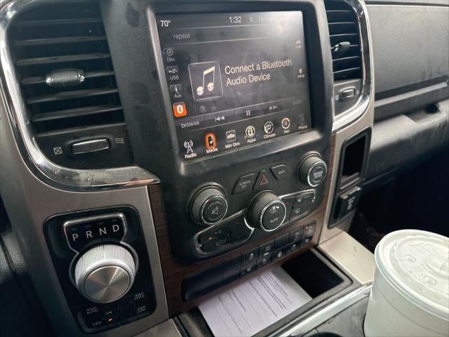 2017 RAM 1500 Laramie Crew Cab 4x4 5'7' Box
