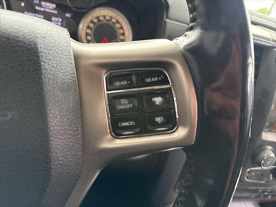 2017 RAM 1500 Laramie Crew Cab 4x4 5'7' Box