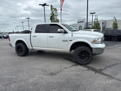 2017 RAM 1500 Laramie Crew Cab 4x4 5'7' Box