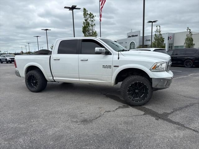 2017 RAM 1500 Laramie Crew Cab 4x4 5'7' Box