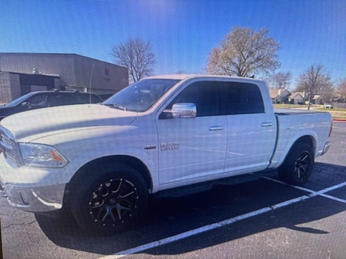2017 RAM 1500 Laramie Crew Cab 4x4 5'7' Box