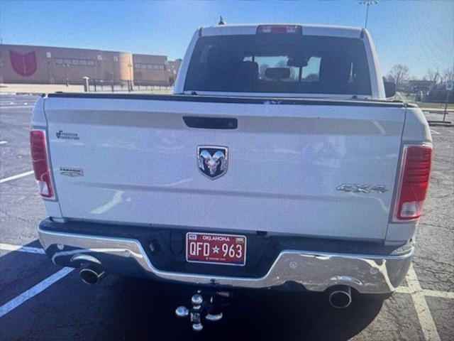2017 RAM 1500 Laramie Crew Cab 4x4 5'7' Box