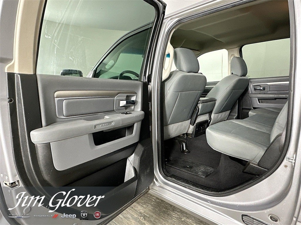 2020 RAM 1500 Classic SLT Crew Cab 4x4 6'4' Box