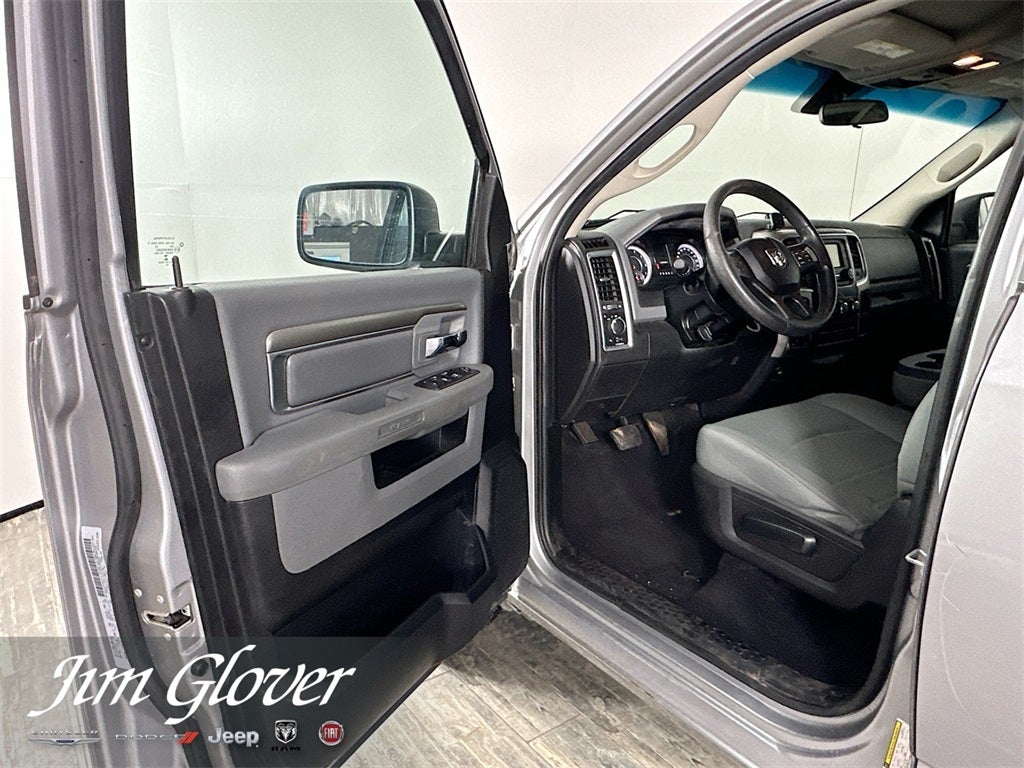 2020 RAM 1500 Classic SLT Crew Cab 4x4 6'4' Box