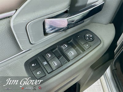 2020 RAM 1500 Classic SLT Crew Cab 4x4 6'4' Box