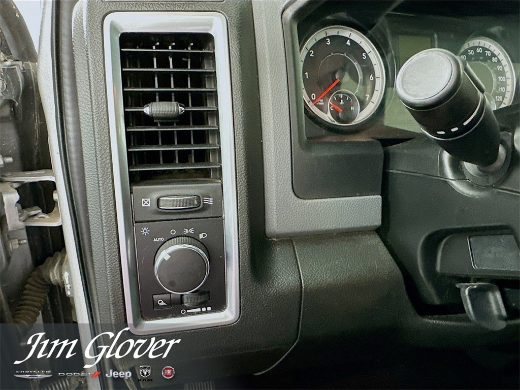 2020 RAM 1500 Classic SLT Crew Cab 4x4 6'4' Box