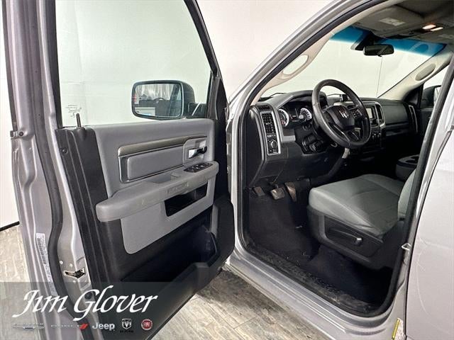 2020 RAM 1500 Classic SLT Crew Cab 4x4 6'4' Box