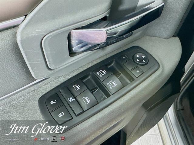 2020 RAM 1500 Classic SLT Crew Cab 4x4 6'4' Box