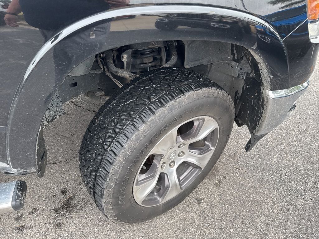 2019 RAM 1500 Laramie Crew Cab 4x2 5'7' Box