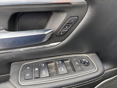 2019 RAM 1500 Laramie Crew Cab 4x2 5'7' Box