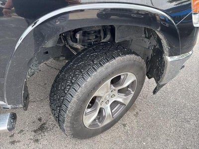 2019 RAM 1500 Laramie Crew Cab 4x2 5'7' Box