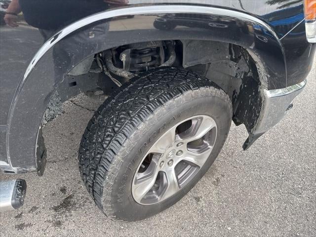 2019 RAM 1500 Laramie Crew Cab 4x2 5'7' Box