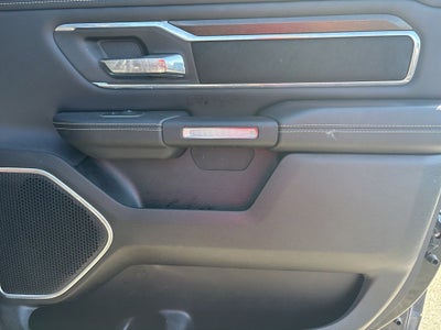 2022 RAM 1500 Laramie Crew Cab 4x2 5'7' Box
