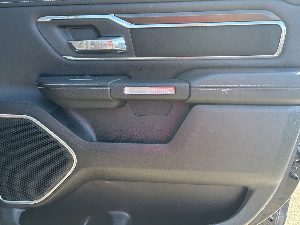 2022 RAM 1500 Laramie Crew Cab 4x2 5'7' Box