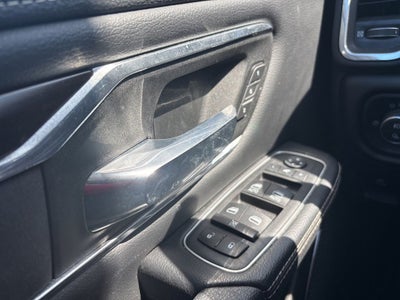 2022 RAM 1500 Laramie Crew Cab 4x2 5'7' Box