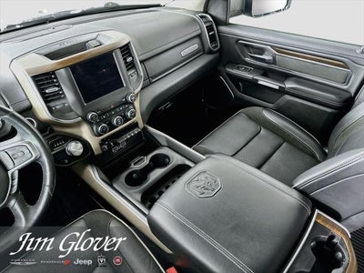 2022 RAM 1500 Laramie Crew Cab 4x2 5'7' Box